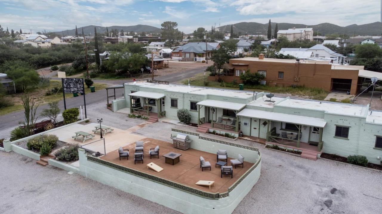 Sagebrush Inn Tombstone Eksteriør billede Aerial view of the motel