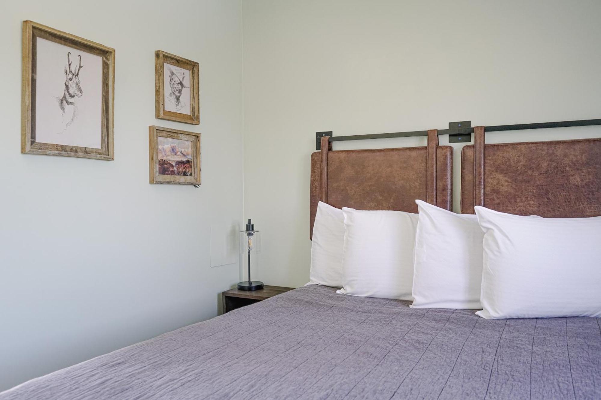 Sagebrush Inn Tombstone Værelse billede A bedroom at the hotel