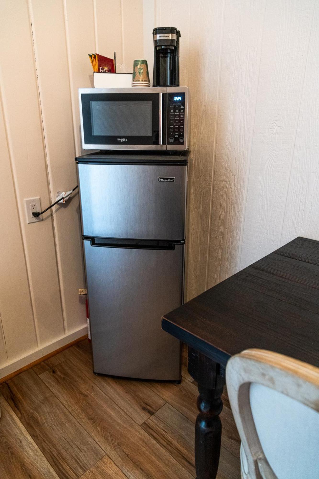 Sagebrush Inn Tombstone Værelse billede A refrigerator